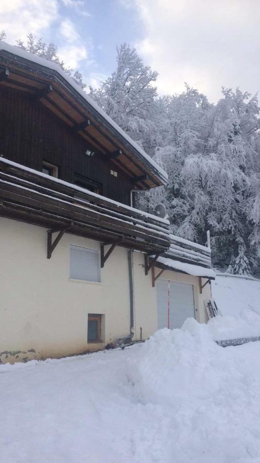 Chalet du bois des Fugiers Ugine Extérieur photo