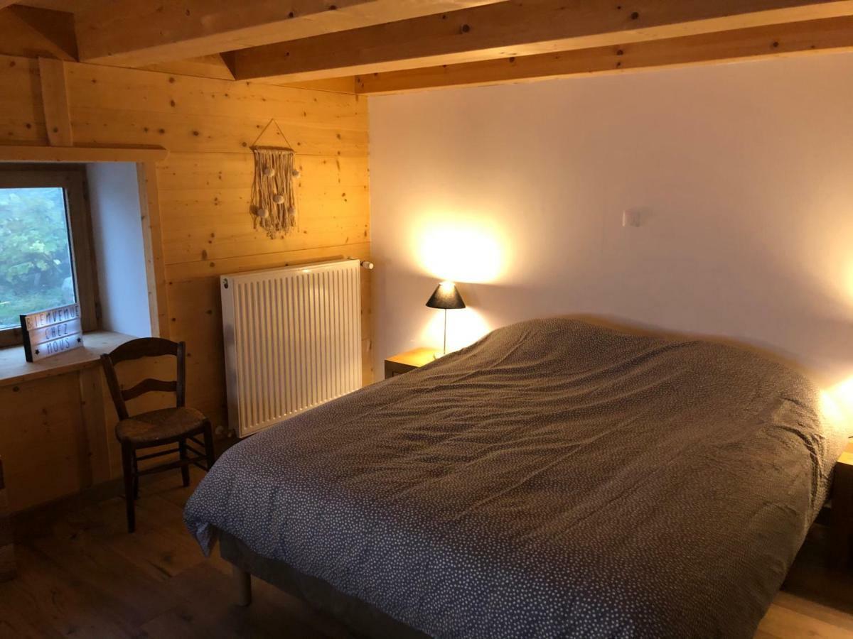 Chalet du bois des Fugiers Ugine Extérieur photo